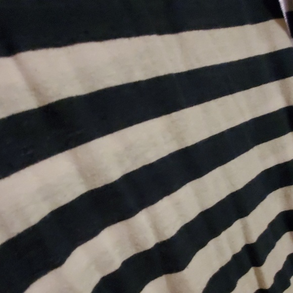 Top - Picture 2 of 3